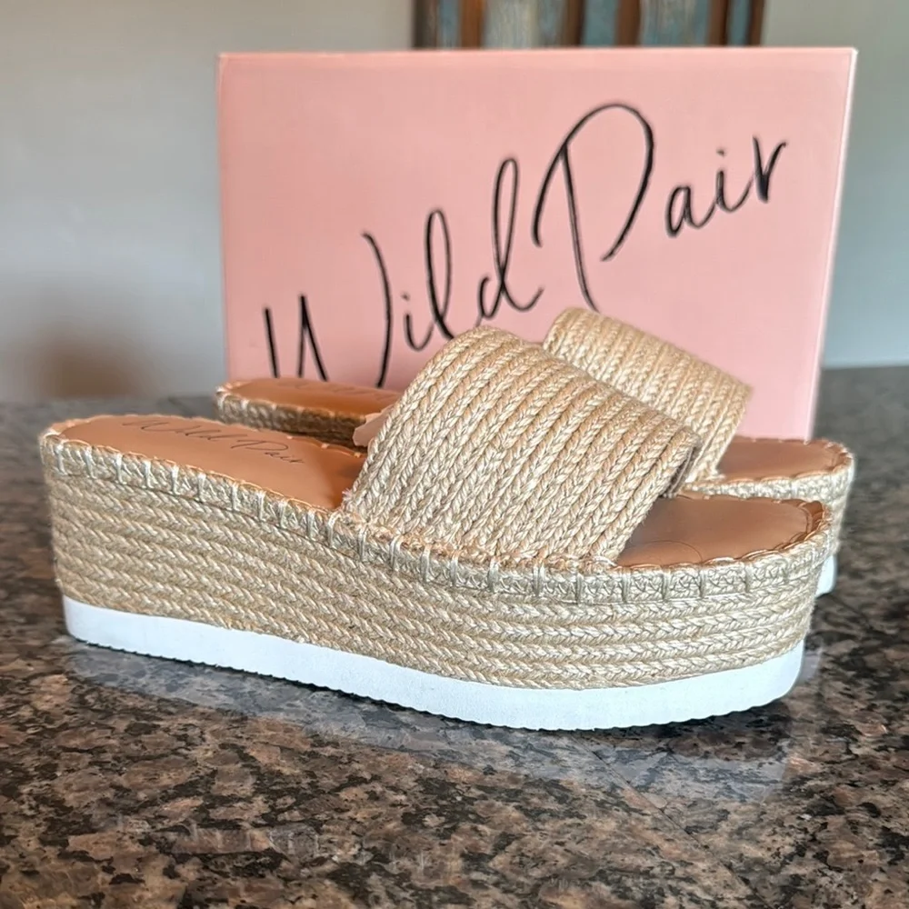 Wild Pair Sherman Tan platform Espadrilles with Jute Detailing NWT 6.5